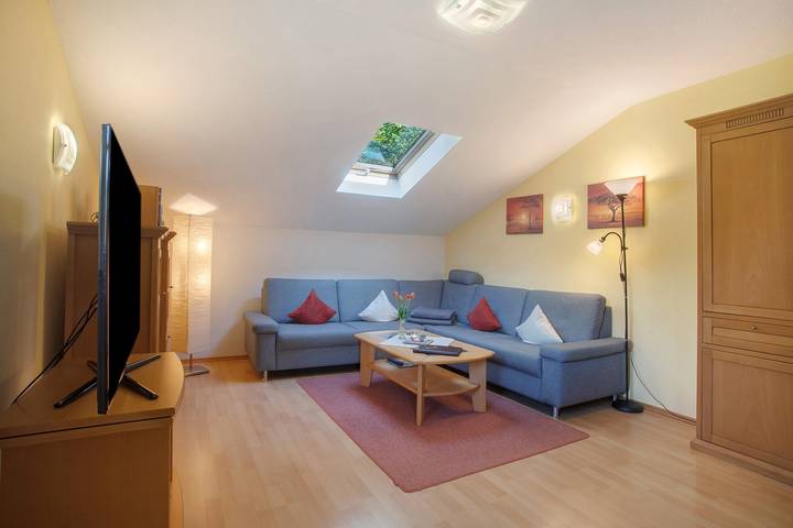 Ganze Wohnung, Ferienwohnung Alpenrose" mit Bergblick, Balkon und Wlan in Bad Reichenhall, Berchtesgadener Alpen
