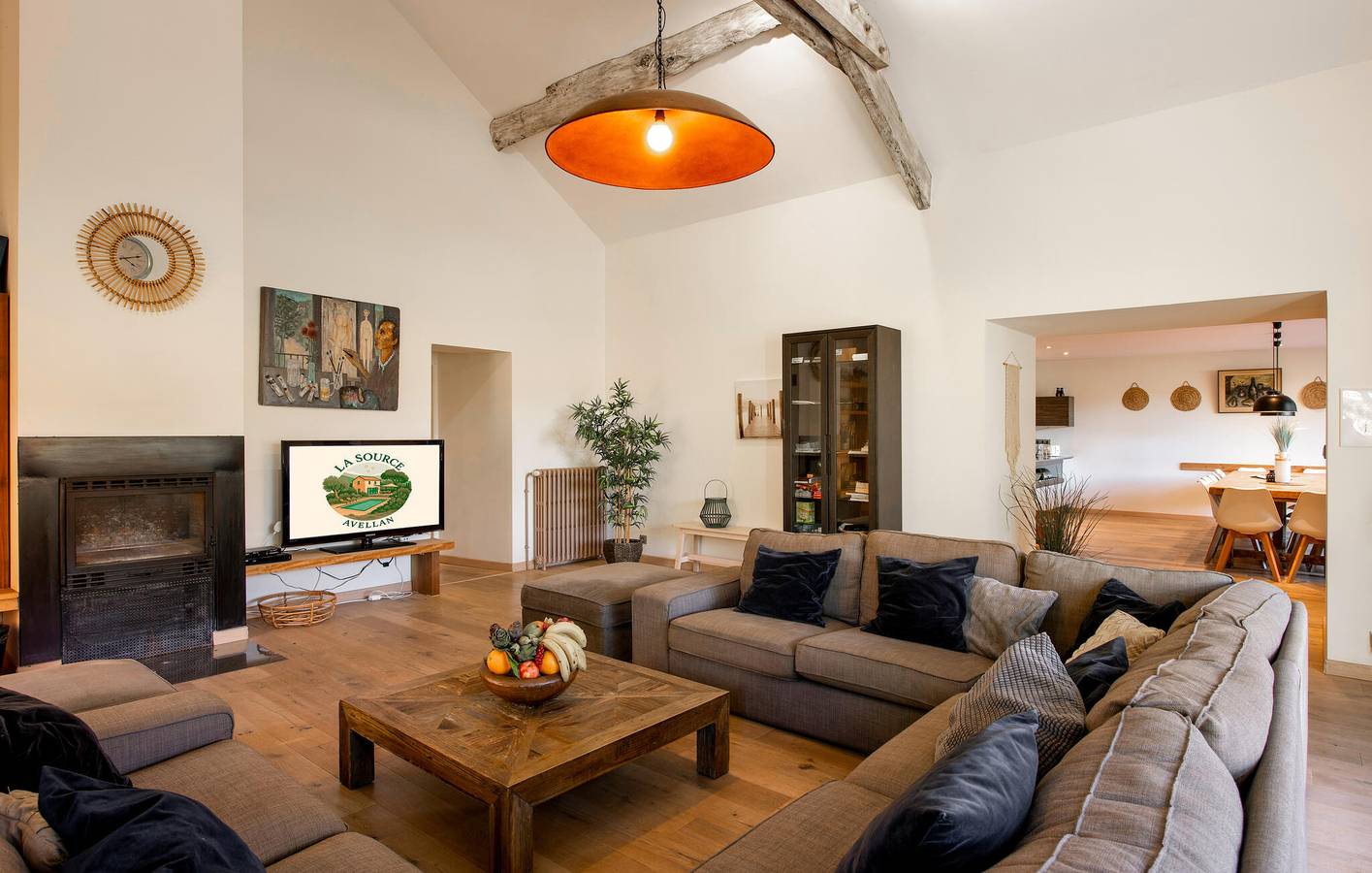 Appartement confortable avec piscine et jacuzzi extérieur près d'Antraigues-sur-Volane in Genestelle, Parc naturel régional des Monts d'Ardèche