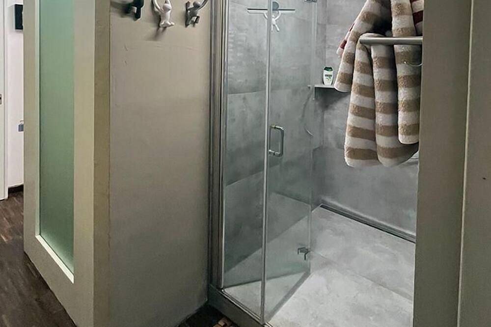 Ganze Wohnung, Nachts im Museum? Bitte sehr: unsere Galerie Suite in Marktheidenfeld, Spessart-Mainland