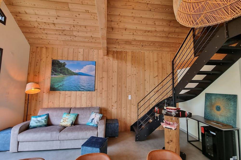 Les chalets de Conjux - Port accès direct lac Bourget pour 10Pers - Exceptionnel in Conjux, Région de Chambéry