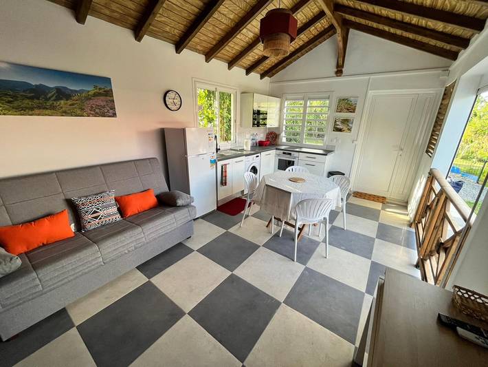 Encantador bungalow en Baie-Mahault con piscina privada in Baie-Mahault, Guadalupe