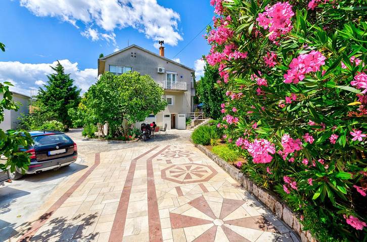 Ganze Wohnung, Romantisches Apartment nur 200 Meter zum Strand mit Grillplatz, Klima, Wifi in Crikvenica, Primorje-Gorski Kotar