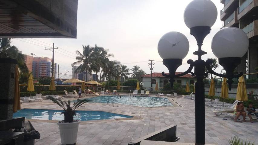 Casas e apartamentos de temporada para 9 pessoas, com vista e piscina infantil e ainda jardim and piscina, com animais de estimação em Mongaguá