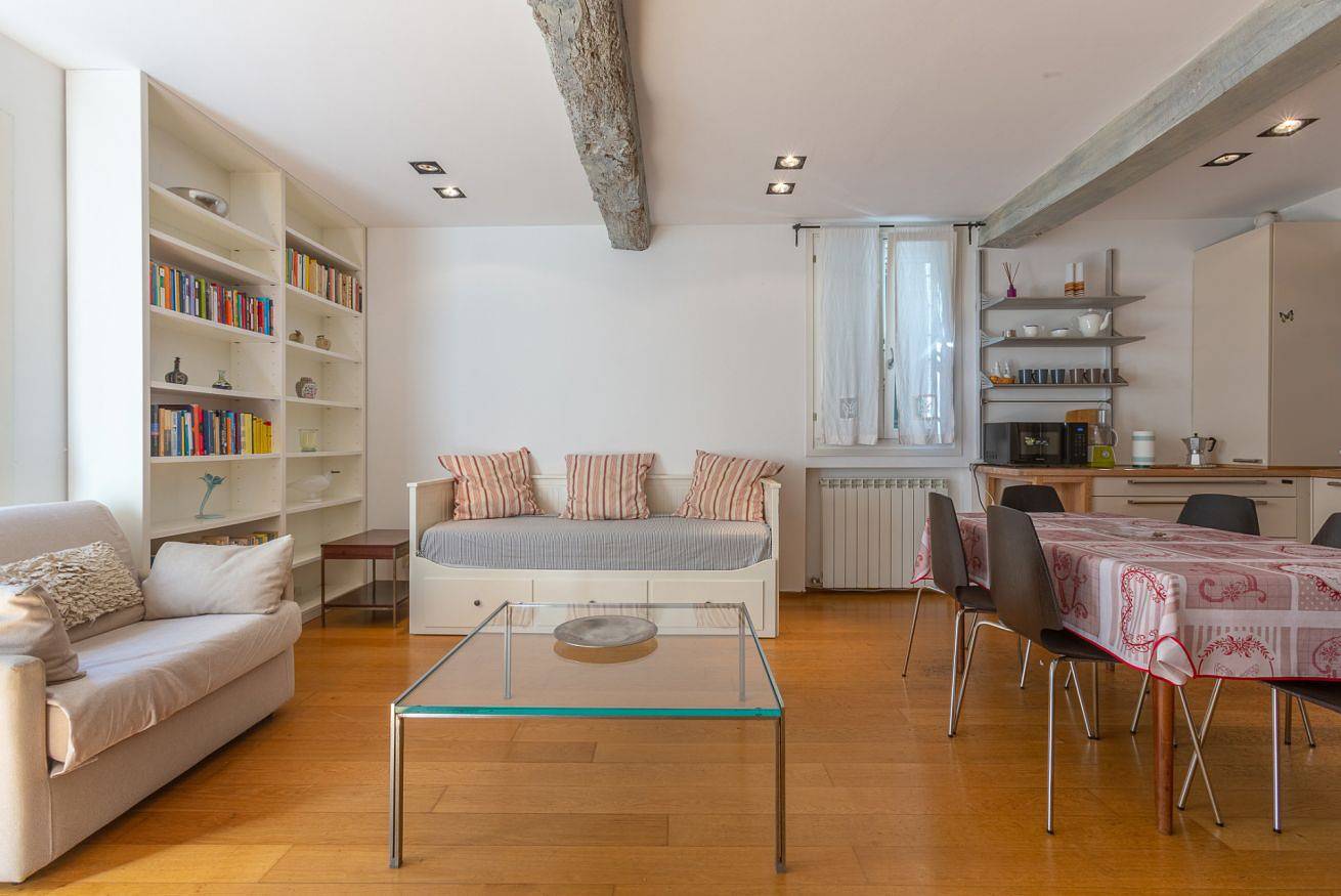 Apartamento inteiro, Pleasant Central Apartment with garden in Bolonha, Bolonha (província)