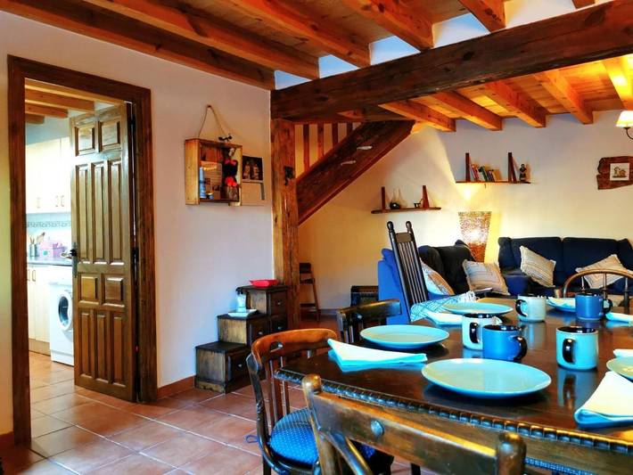 Casa de vacaciones para 7 personas, con vistas y jardín en Tierras del Burgo