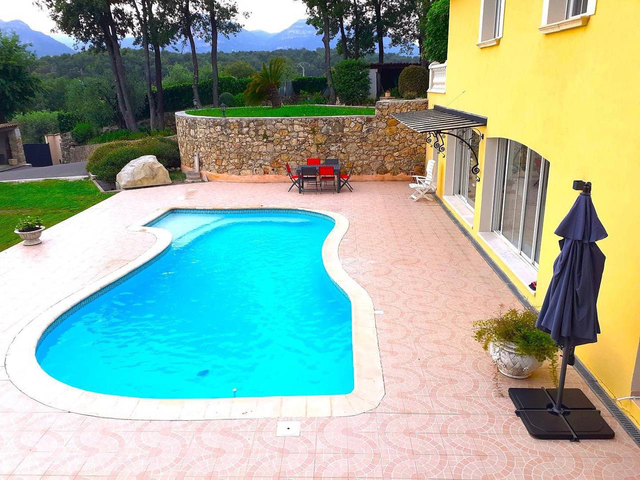 Gîte für 6 Personen mit Terrasse in La Gaude, Cannes und Umgebung
