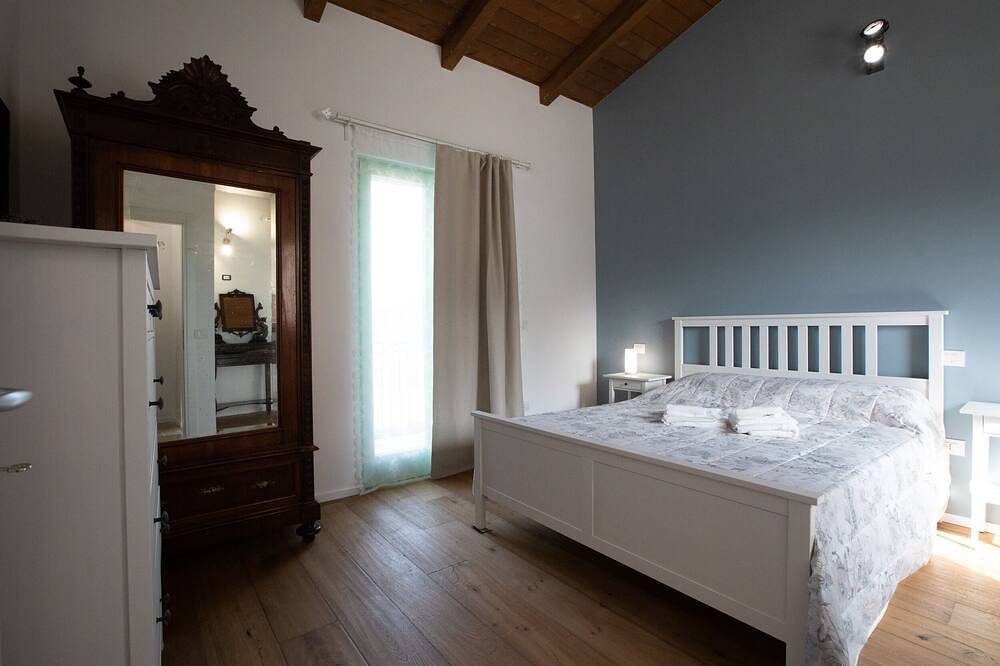 San Filippo Neri Farmhouse in Castignano, Ascoli Piceno Province