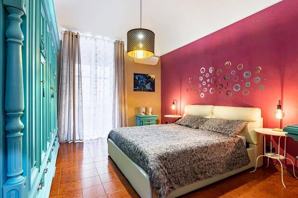 Appartamento intero, GuestHost - I Colori di Lalla - 300 m far from Castello Ursino in Catania, Catania e dintorni