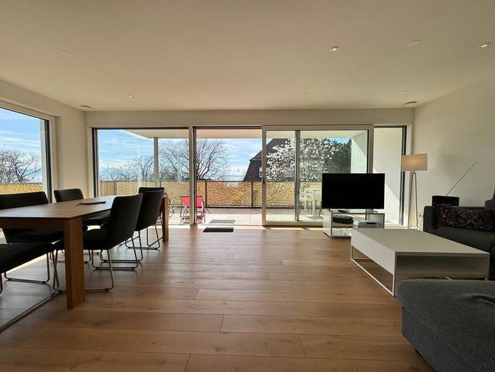 Ferienwohnung für 4 Personen, mit Balkon und Seeblick in Friedrichshafen