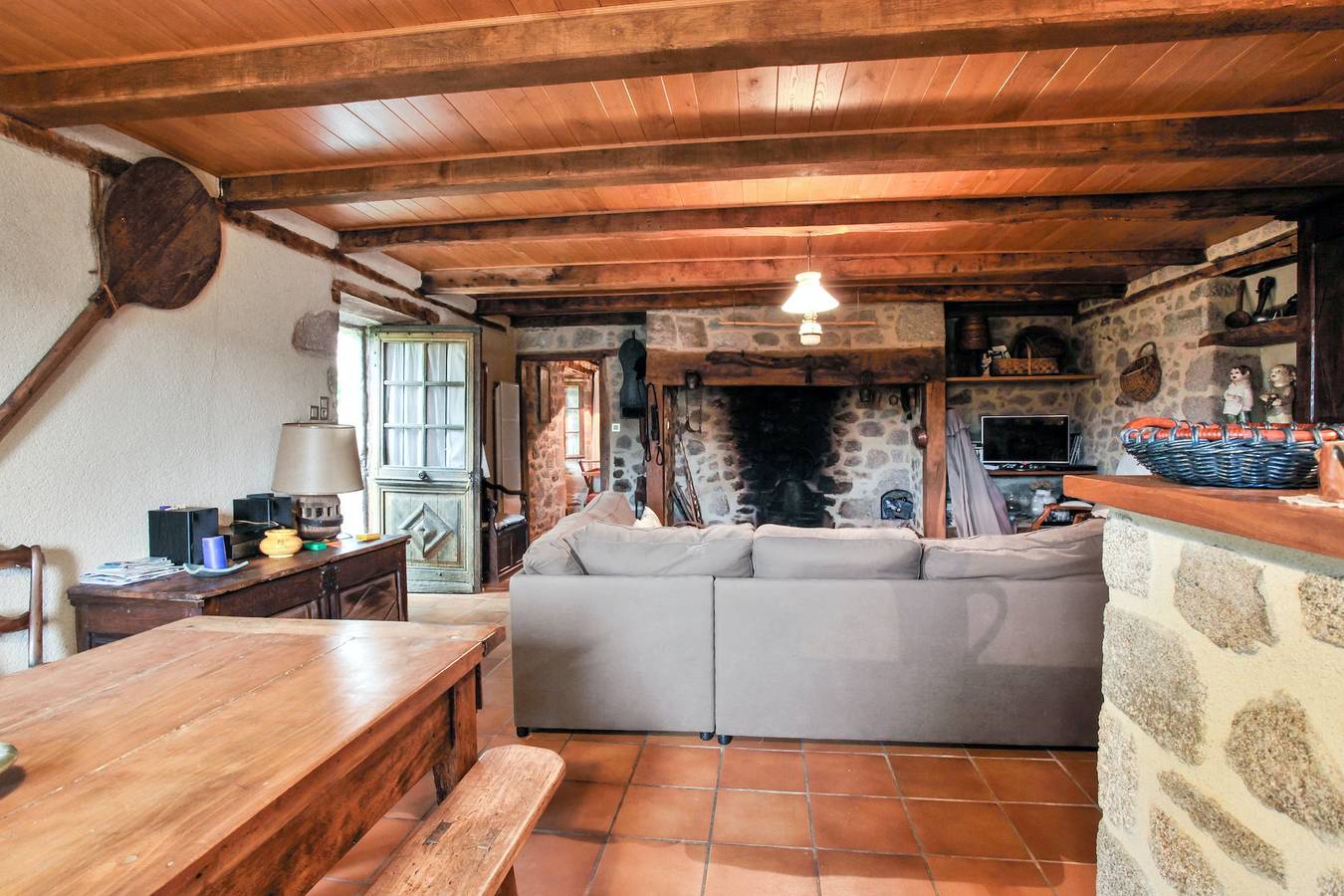 Maison accueillante à Senezergues avec vue sur la montagne in Sénezergues, Région d'Aurillac