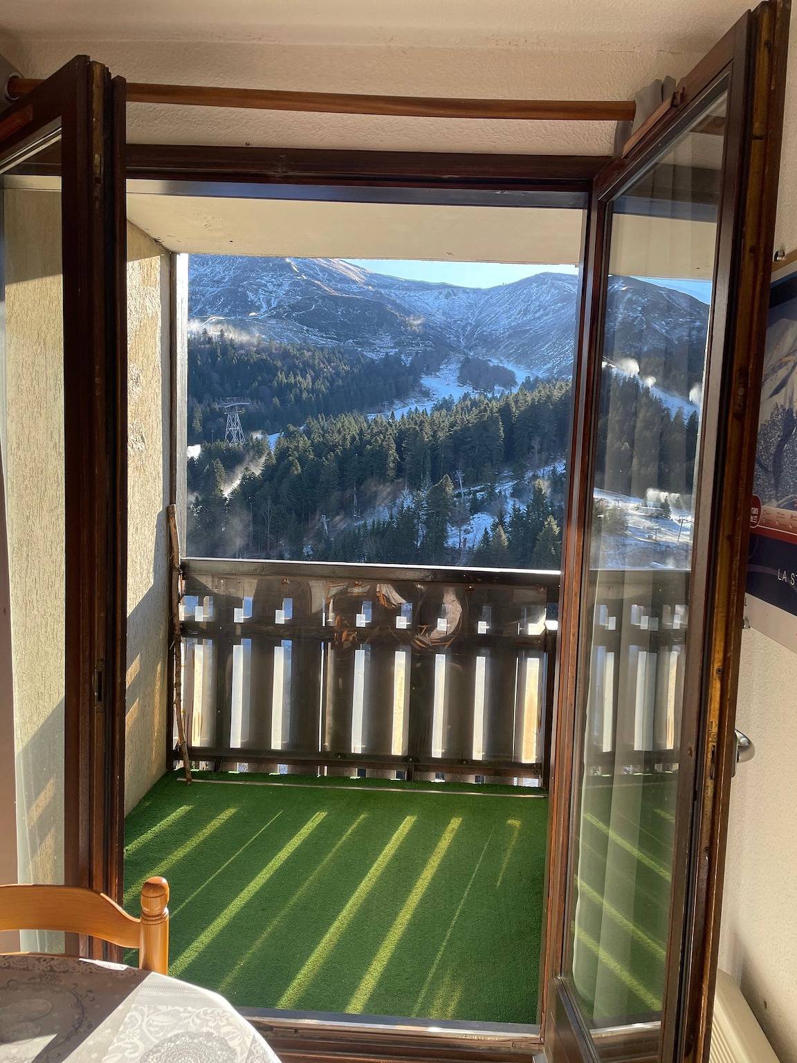 Appartement entier, Appartement 'Les Christalines' avec vue sur la montagne et balcon in Le Lioran, Laveissière