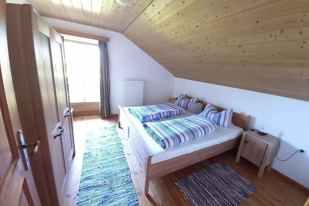 Ganze Wohnung, Ferienwohnung Veilchen im Obergeschoss für bis zu 2 Personen in Sankt Oswald-Riedlhütte, Šumava Mountains