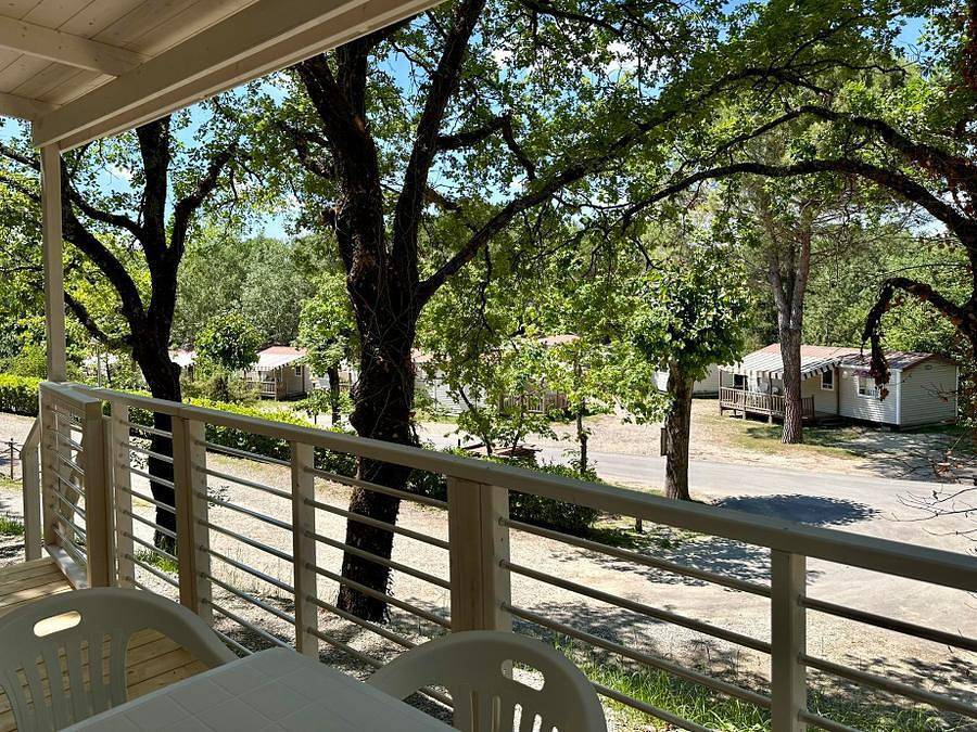 Camping Village Mugello Verde - Casa mobile 2 persone - Casa mobile premium con 2 camere da letto - 2 bagni (2 persone comprese - 2 persone in più possibili con supplemento, contattare il campeggio) in Scarperia e San Piero, Firenze province