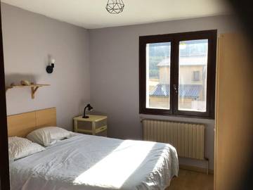 Gîte pour 6 personnes, avec vue ainsi que jardin et terrasse à Aspres-sur-Buëch