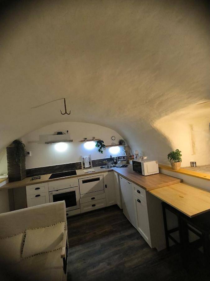 Location de vacances pour 3 personnes, avec jacuzzi à Saint-Rémy-de-Chargnat - 4