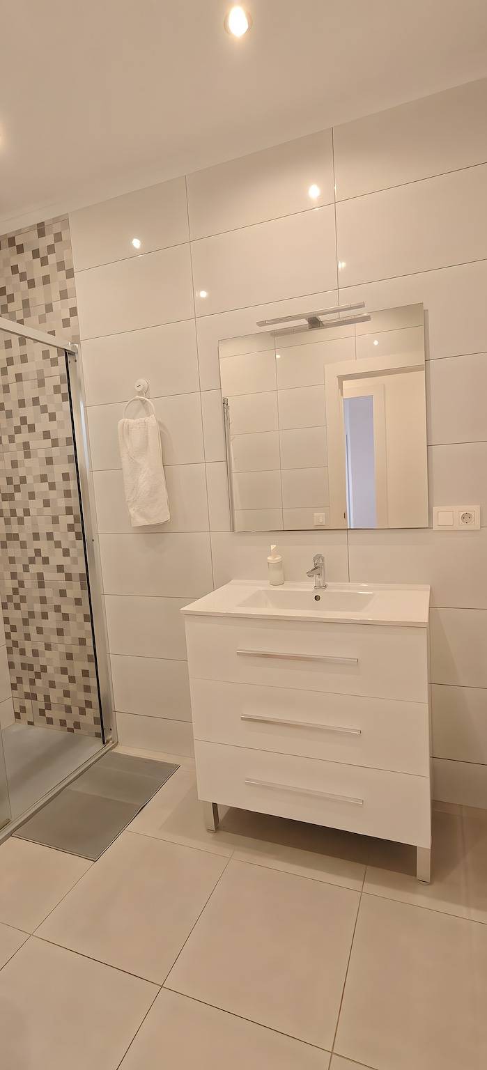 Appartamento intero, Appartamento in Hotel 'Las Calas A' con Piscina Condominiale, Wi-Fi e Aria Condizionata in Las Calas, Torrevieja