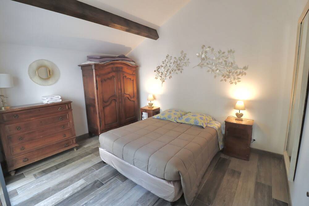 Maison Pour 4 p. Dans une Pinède D'un Mas Languedocien Avec Piscine et Jacuzzi in Saint-Just, Côte d'Améthyste