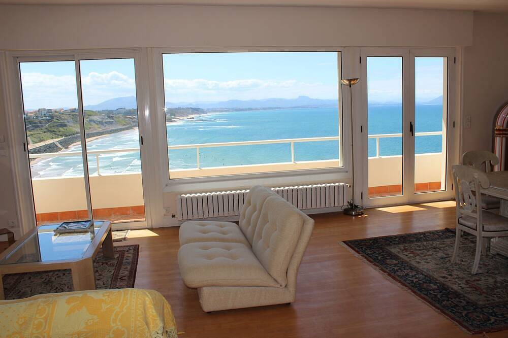 Appartement entier, Appartement  , comme un bateau sur la mer . Classement trois étoiles avec garage in Biarritz, Région de Bayonne