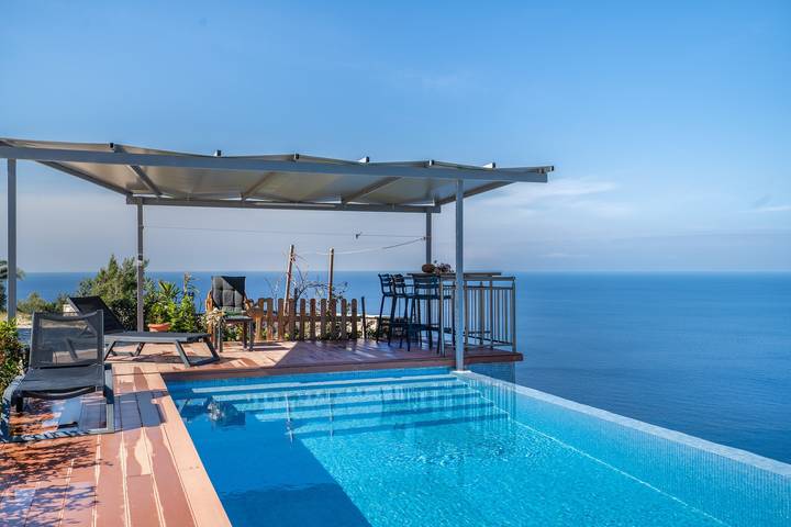 Villa for 8 people, with garden and balcony in Ionian Islands