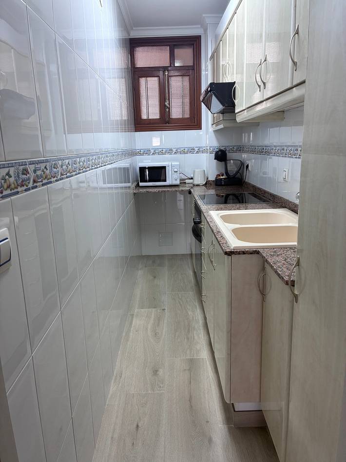 Ganze Wohnung, Apartment 'Sol' mit Meerblick, Wlan und Klimaanlage in Platja de Sant Antoni (Cullera), Cullera
