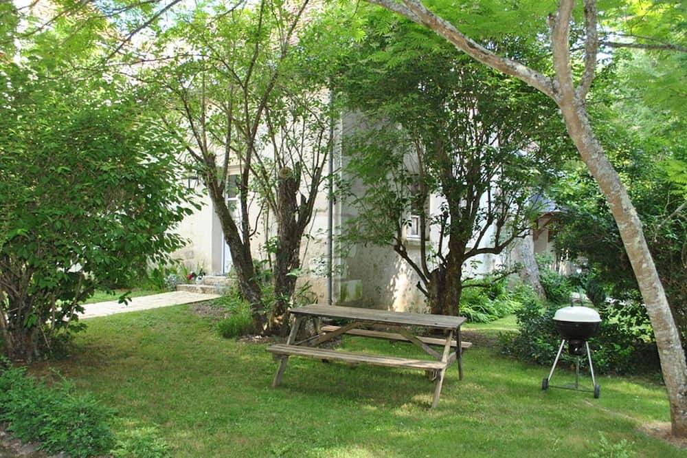 Gîte confortable avec parc boisé, activités familiales et équipements modernes près de la Loire in Souvigny-de-Touraine, Région de Tours