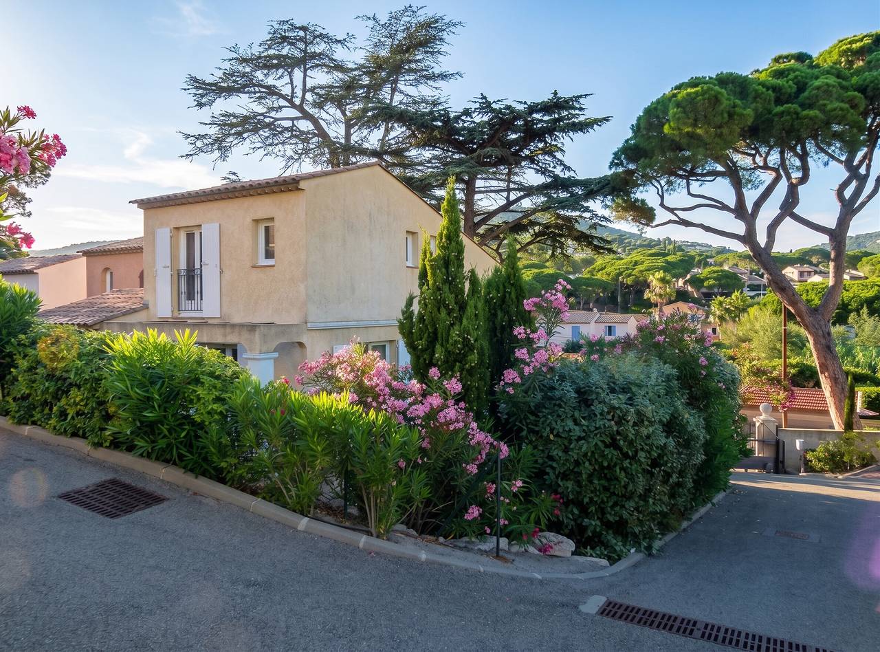 Einladendes Haus mit Bergblick in Sainte-Maxime in Sainte-Maxime, Mittelmeerküste (Frankreich)