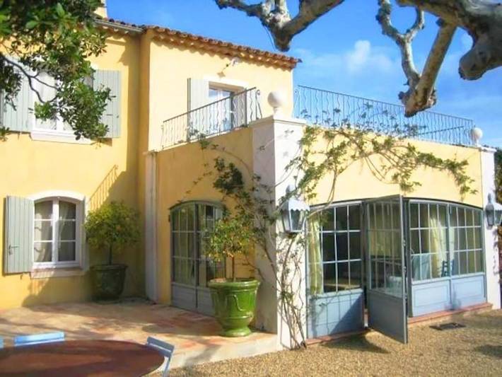 Villa für 6 Personen, mit Balkon und Whirlpool sowie Terrasse und Garten in Saint-Tropez