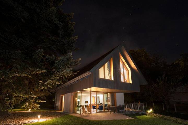 Villa für 8 Personen, mit Terrasse und Garten sowie Ausblick in Bled