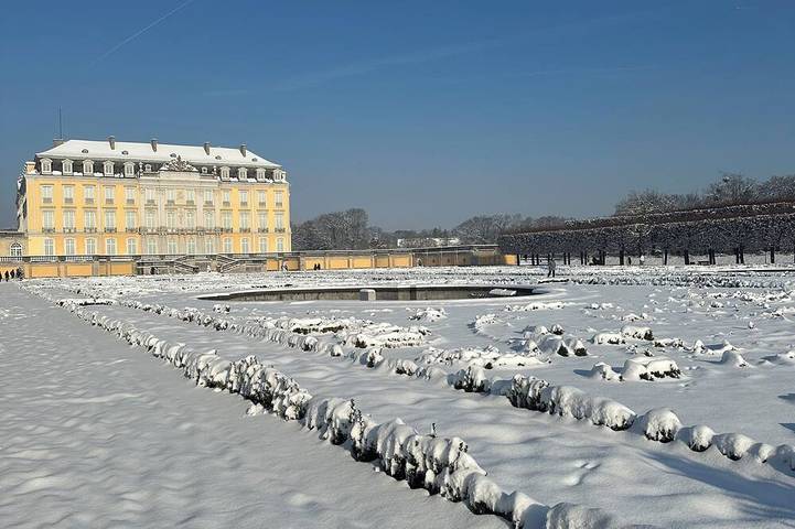 Ganze Wohnung, City-Wohnung 12 - Direkt an  der Fußgängerzone und dem Schlosspark Brühl in Phantasialand, Brühl