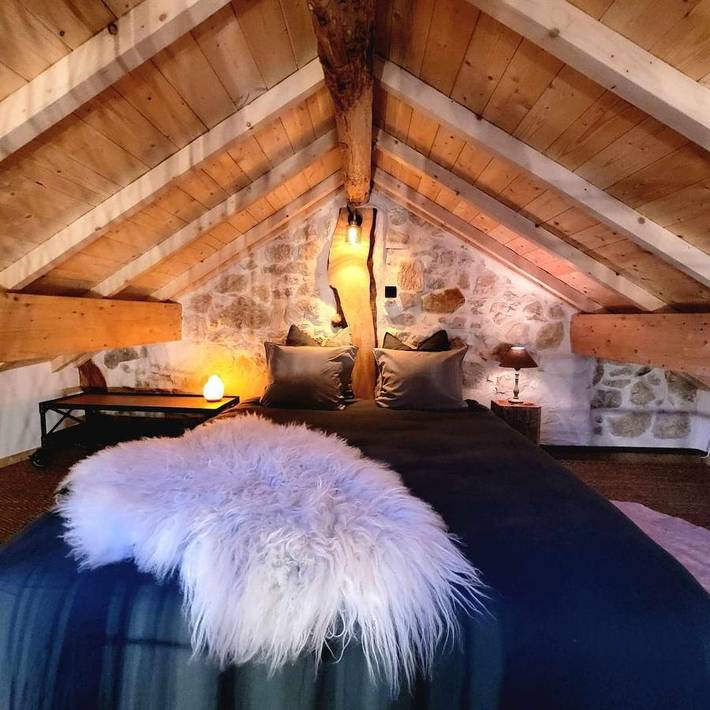 Location de vacances pour 2 personnes, avec Jacuzzi dans Magnieu