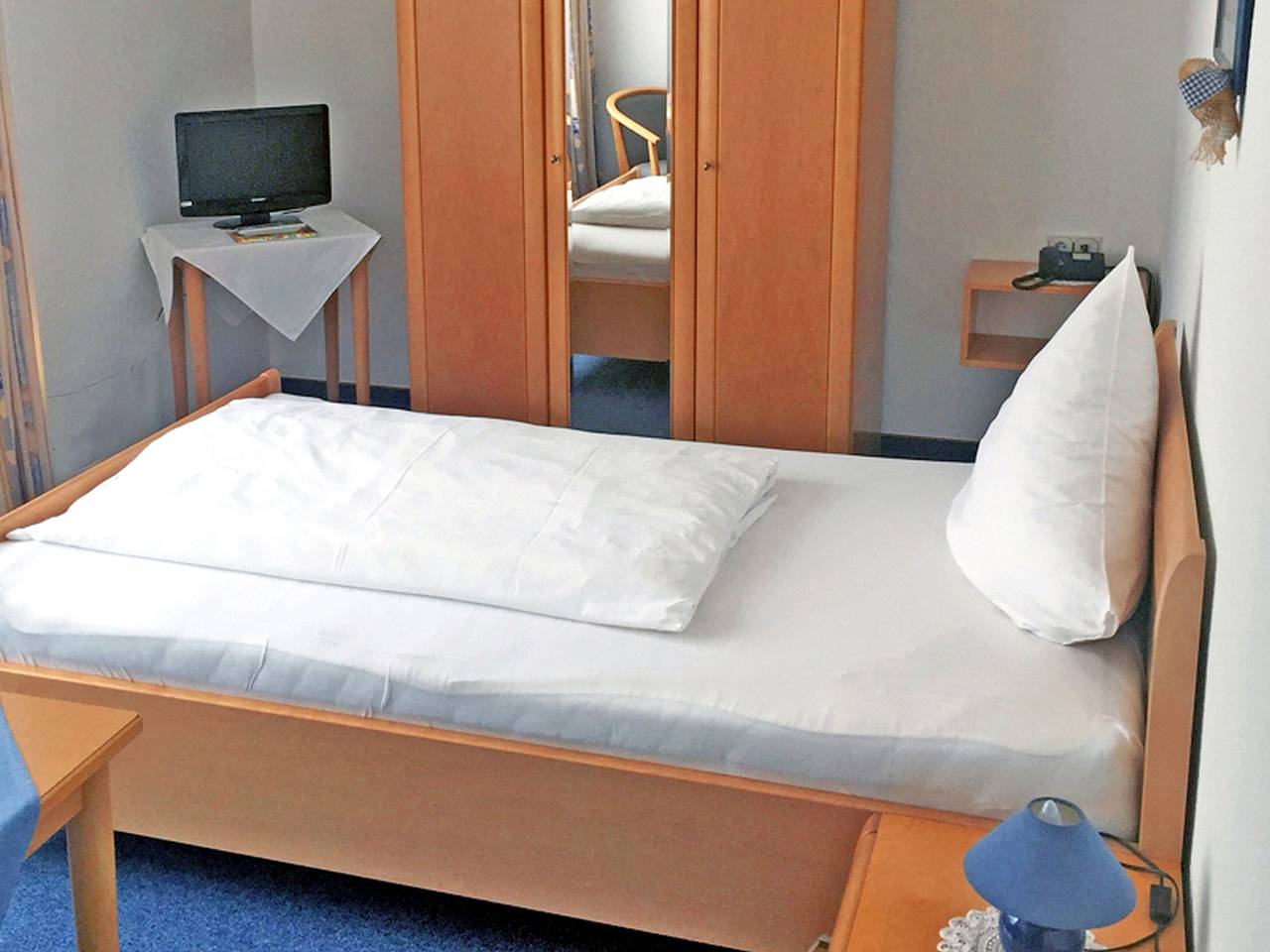 Hotel Flurschütz - Einzelzimmer mit Dusche/Wc ohne Balkon in Lennestadt, Sauerland