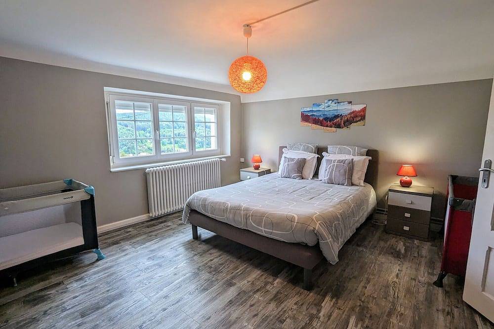 Apartamento entero, Casa rural Vosgos con terraza, aparcamiento y Wifi in Plainfaing, Parque natural regional de los Ballons des Vosges
