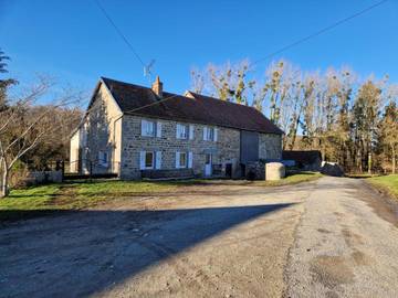 Gîte pour 7 personnes, avec vue et jardin, animaux acceptés à Dontreix