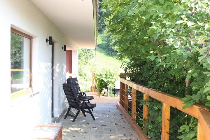 Lodge für 4 Personen, mit Terrasse und Garten sowie Ausblick in Slowenien