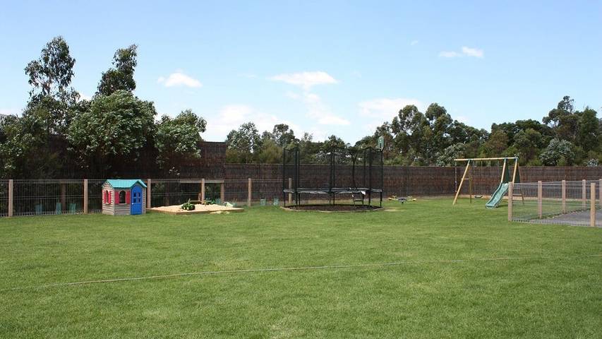 Holiday home for 25 people, with garden and hot tub in Philip Island