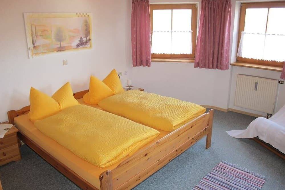 Ganze Wohnung, 82qm große Ferienwohnung für 6 bis 8 Personen mit zwei Schlafzimmern in Haidmühle, Ostbayern