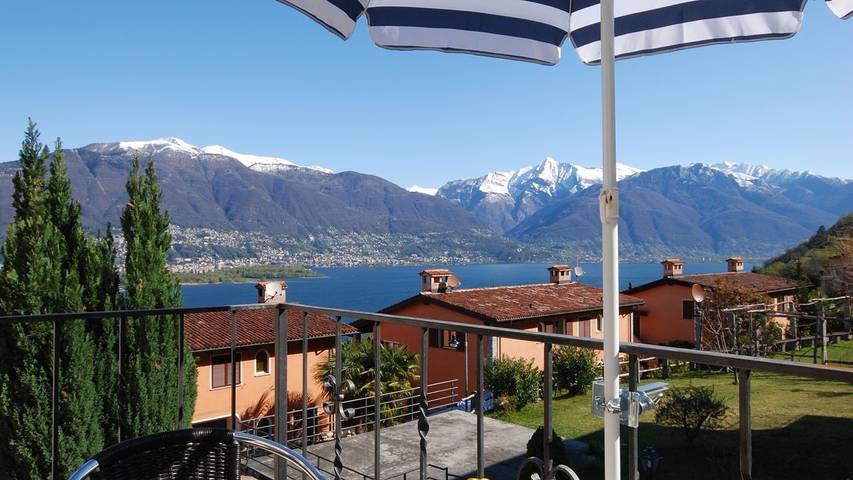 Ferienwohnung für 2 Personen, mit Garten in Gambarogno