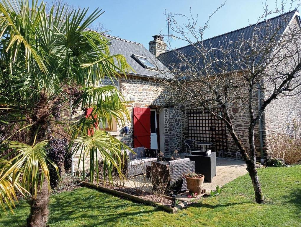 Three-Bedroom House in Hardanges, Mayenne