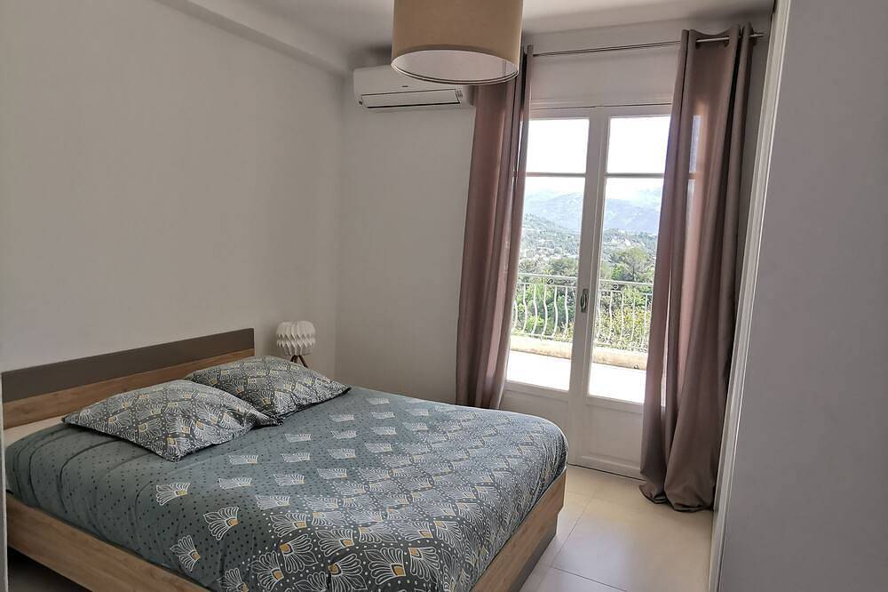 Séjour en Pleine Nature, vue Imprenable, Jacuzzi in Contes, Nizza Region