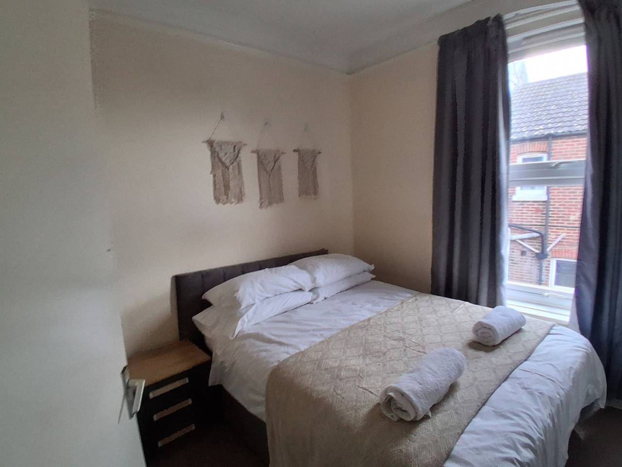 Entire holiday apartment, Southampton Serenity - 3 Bedroom Apartment in Southampton, South East England
