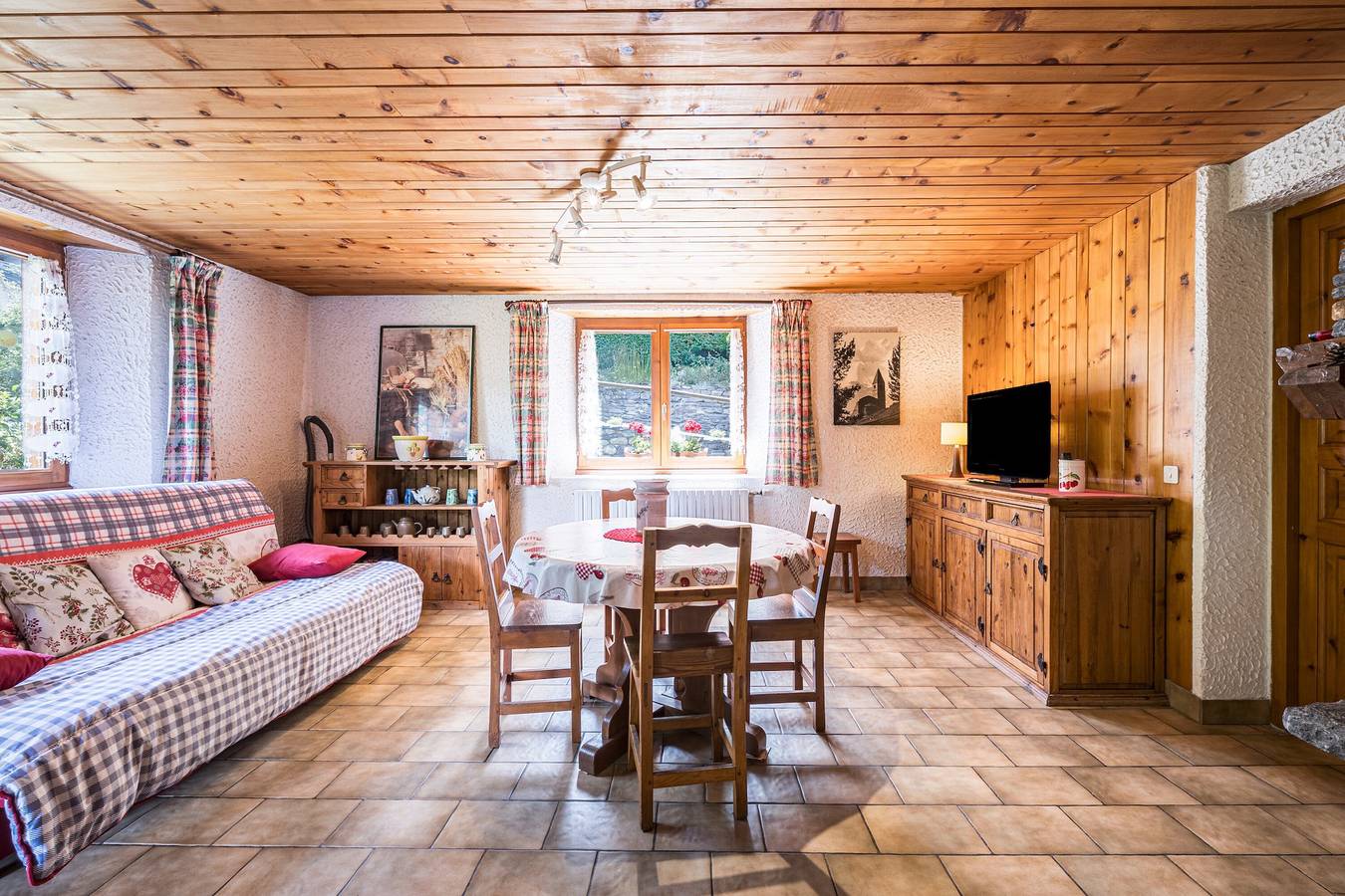 Ganze Wohnung, Ferienwohnung „Montagnard Savoyard“ mit Bergblick, privater Terrasse und Wlan in Bramans, Region Saint-Jean-de-Maurienne