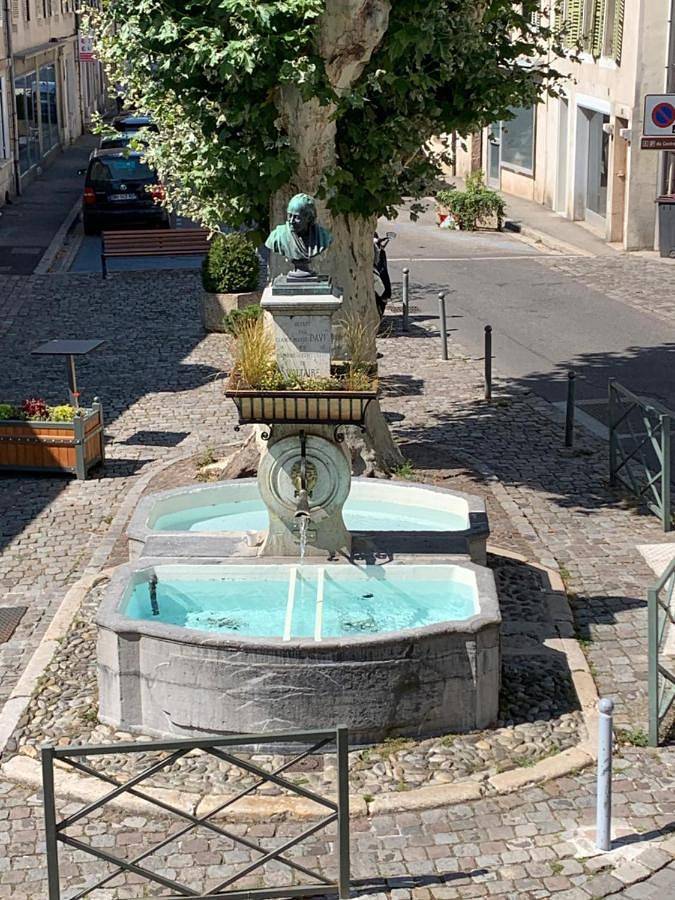Hôtel pour 2 personnes, avec terrasse et vue à Ferney-Voltaire - 4