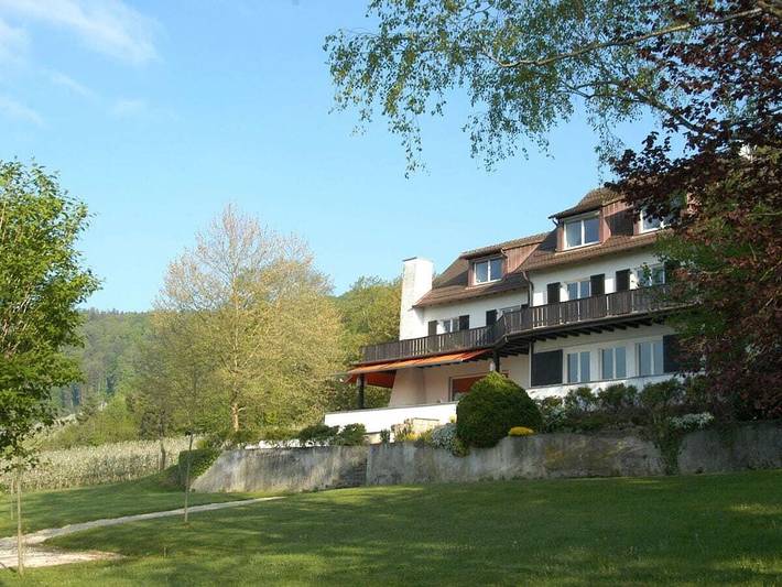 Villa für 8 Personen, mit Balkon und Terrasse sowie Garten am Bodensee