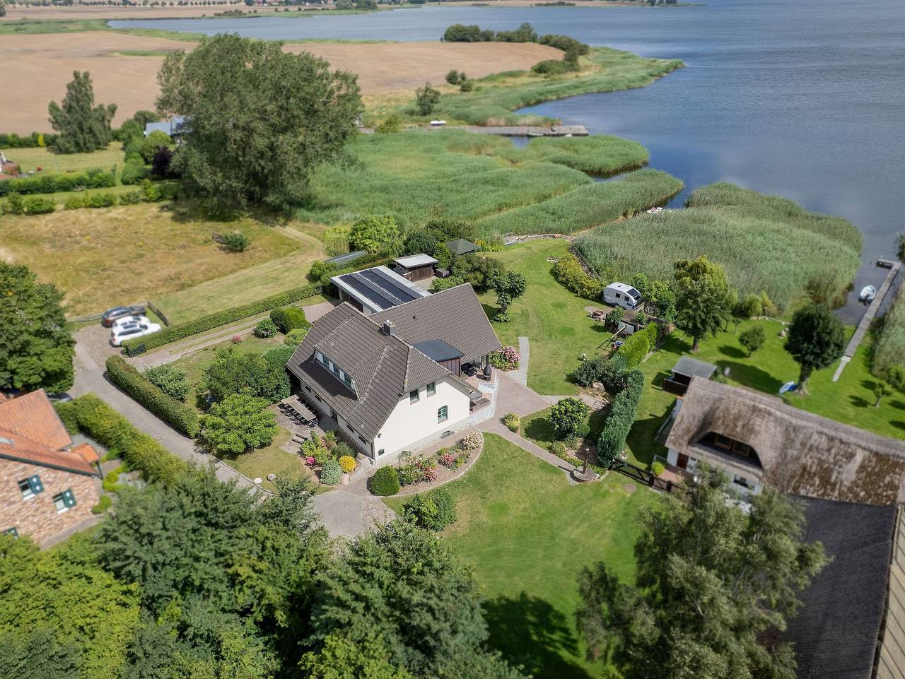 Boddenhuus - Traumhaus mit Steg und Ruderboot - Boddenhuus Zudar in Halbinsel Zudar, Garz/Rügen