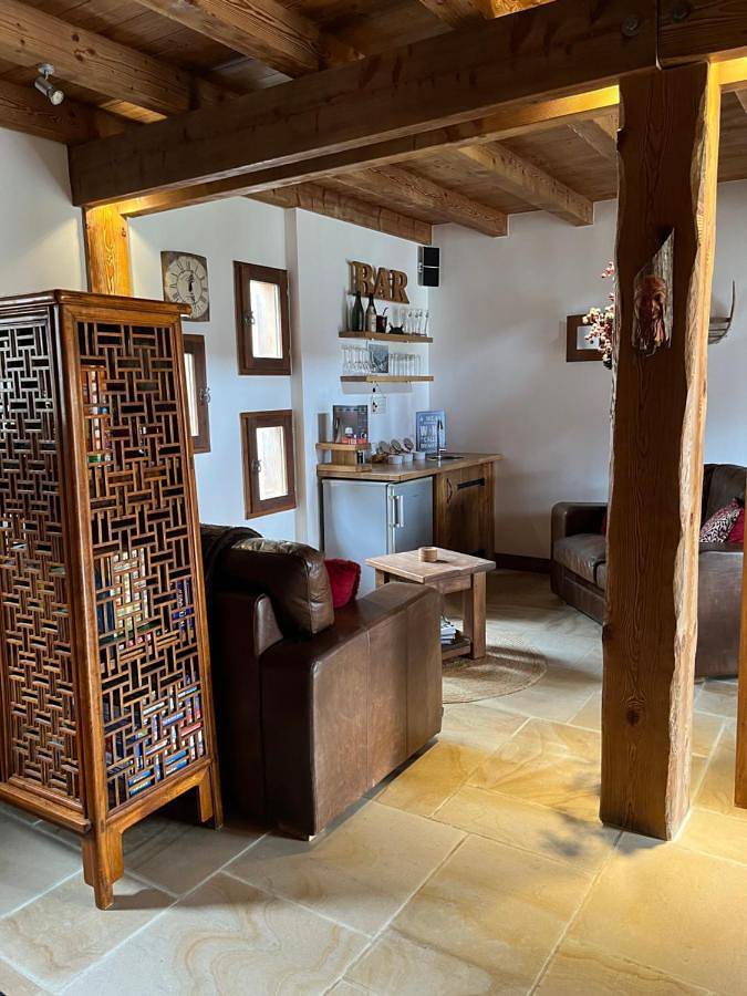 Quadruple Room with Private Bathroom in Châtillon-sur-Cluses, Région de Bonneville