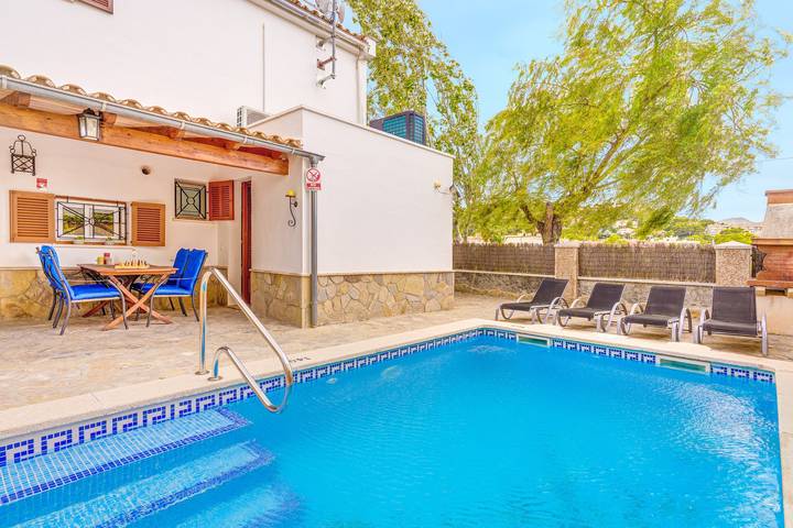 Ferienhaus mit Meerblick für 8 Personen, mit Balkon und Garten