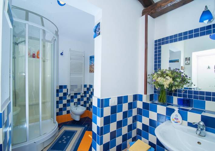Ganze Wohnung, Ferienwohnung "Li Galli Romantica" mit Meerblick, Balkon und Wlan in Colli di Fontanelle, Sant'Agnello