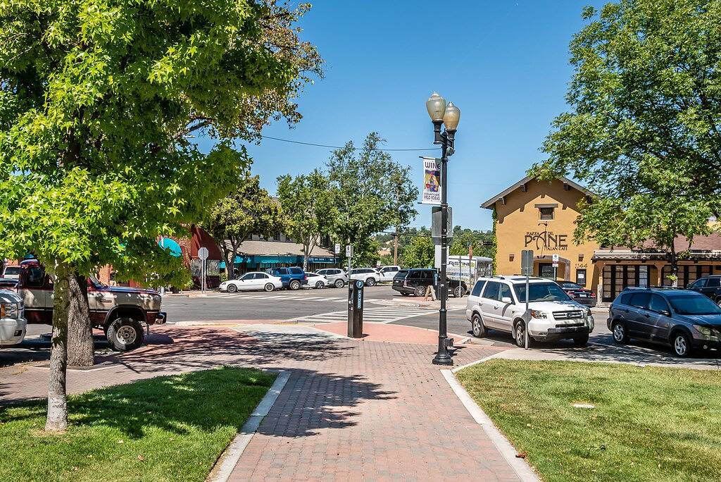 Ganze Wohnung, Dach-Hideaway im Herzen von Downtown in El Paso de Robles, San Luis Obispo County