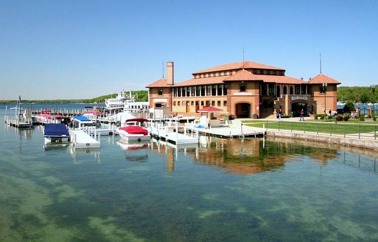 Vacation house for 5 people, with terrace in Lake Geneva (WI)