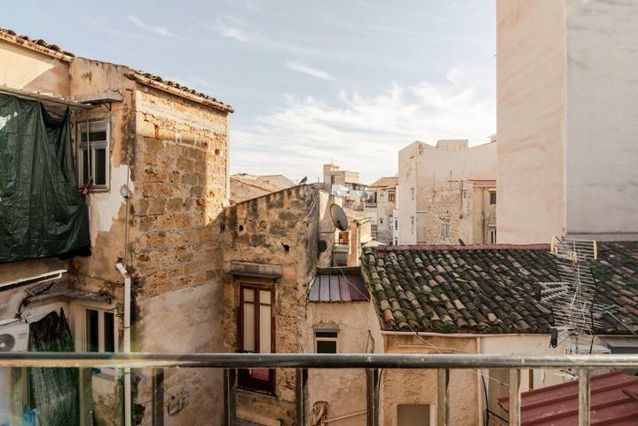 Appartamento intero, GuestHost - Heart of Palermo: Hamuri Holiday House in Palermo, Provincia di Palermo